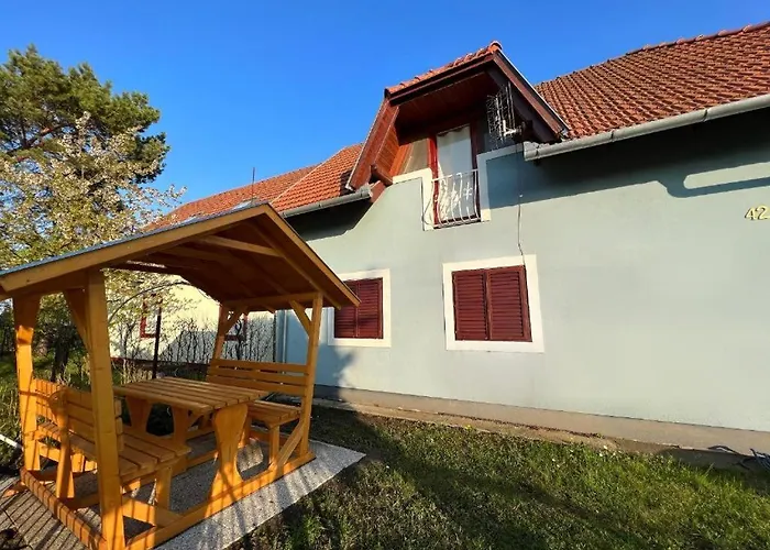בית נופש Apartment Balatonfenyves